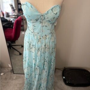 Elegant Floral Strapless Dress - Light Blue size 10 NWT- has flaws
